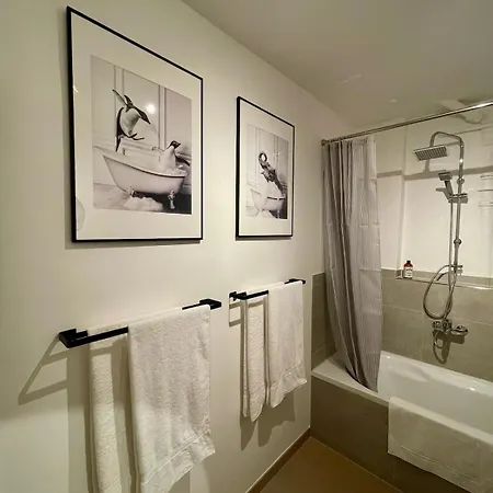 With Kitchen, Conservatory, Rain Shower *