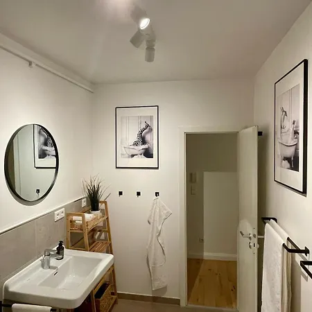 Apartment With Kitchen, Conservatory, Rain Shower *